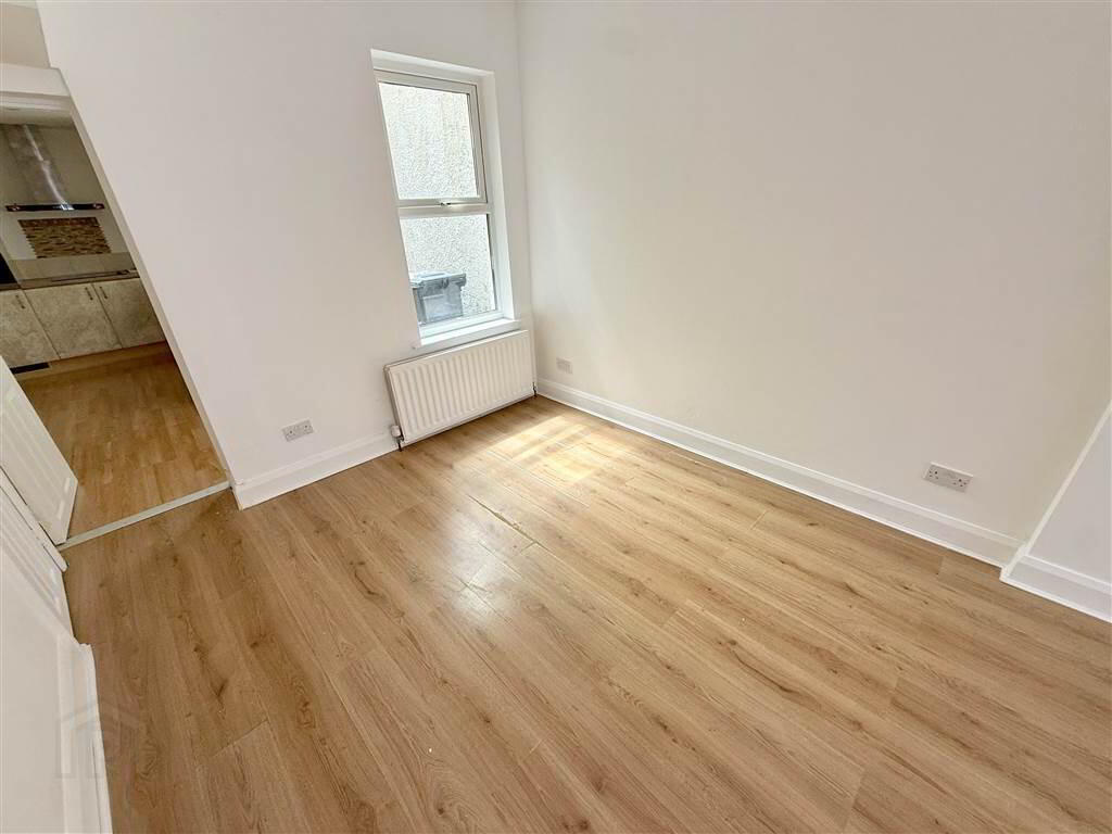 29 Hatton Drive 4 of 10