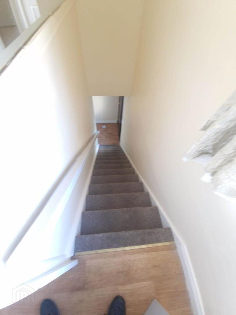 Apt 7, Priory Court 6 of 16