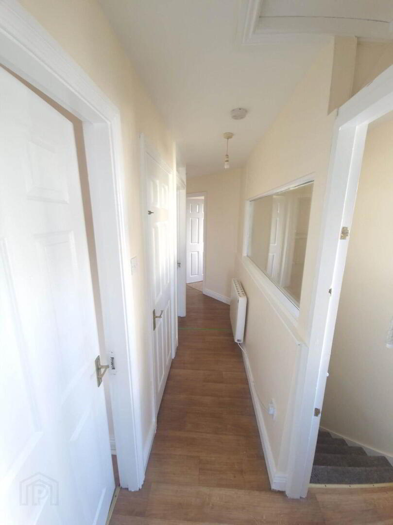 Apt 7, Priory Court 5 of 16