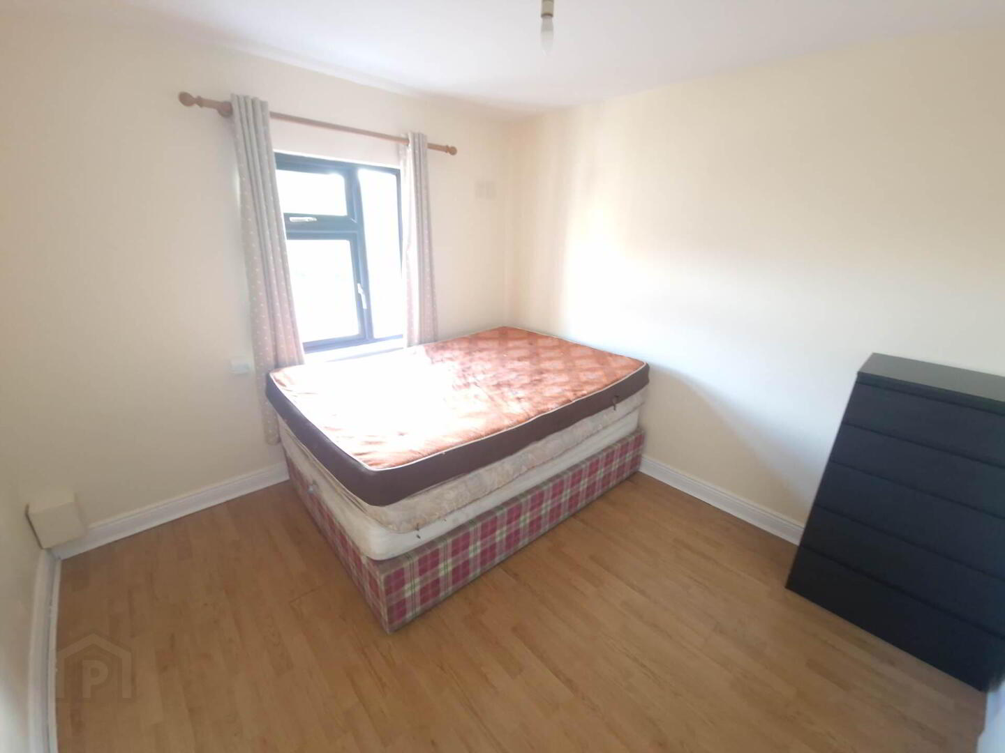 Apt 7, Priory Court 7 of 16