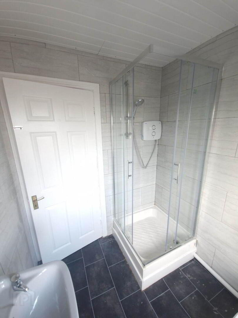 Apt 7, Priory Court 10 of 16