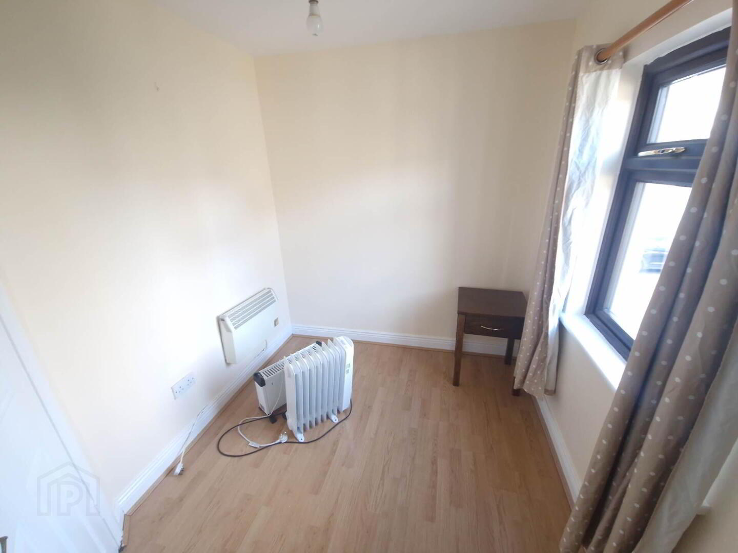 Apt 7, Priory Court 12 of 16