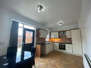 6 Windsor Avenue Place 7 of 23