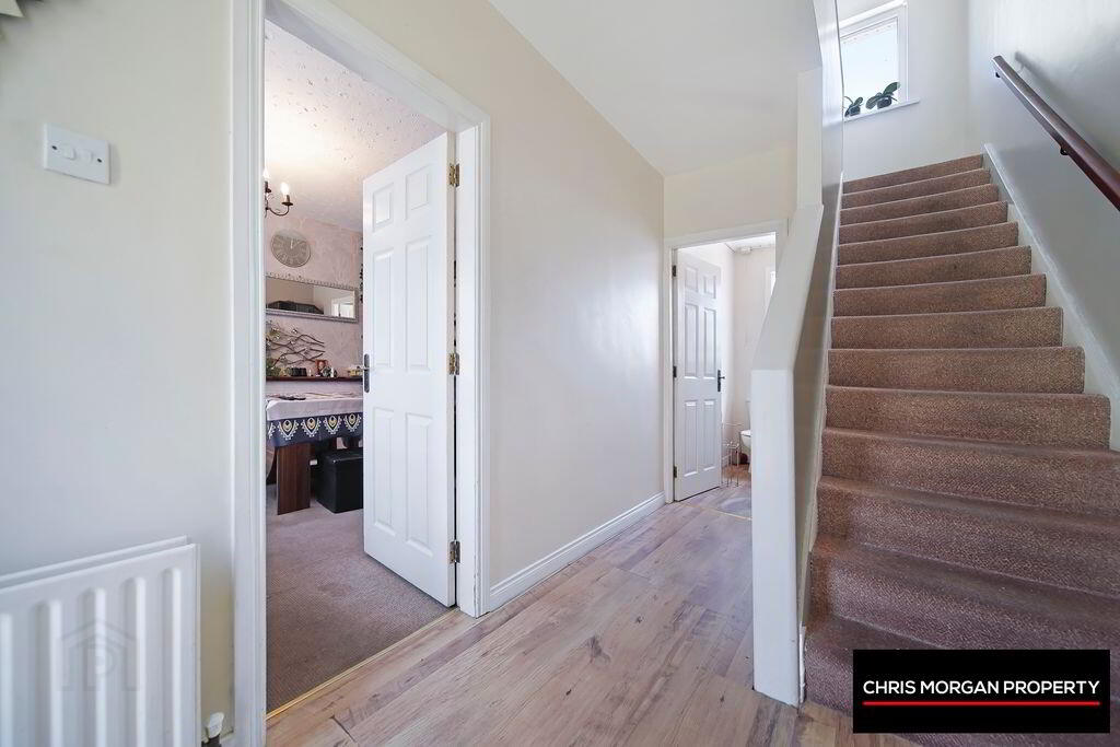 9 Eastvale Avenue 3 of 20