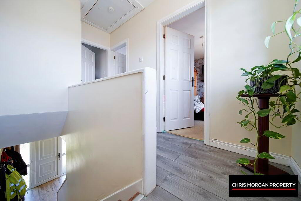 9 Eastvale Avenue 12 of 20