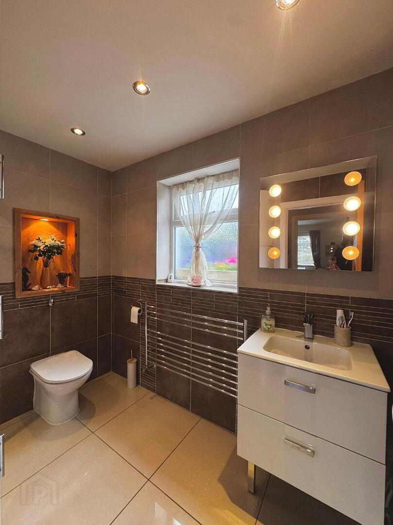 2 Glenwood Avenue 24 of 51