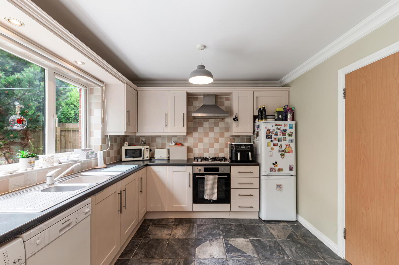 6 Old Dundonald Mews 9 of 21