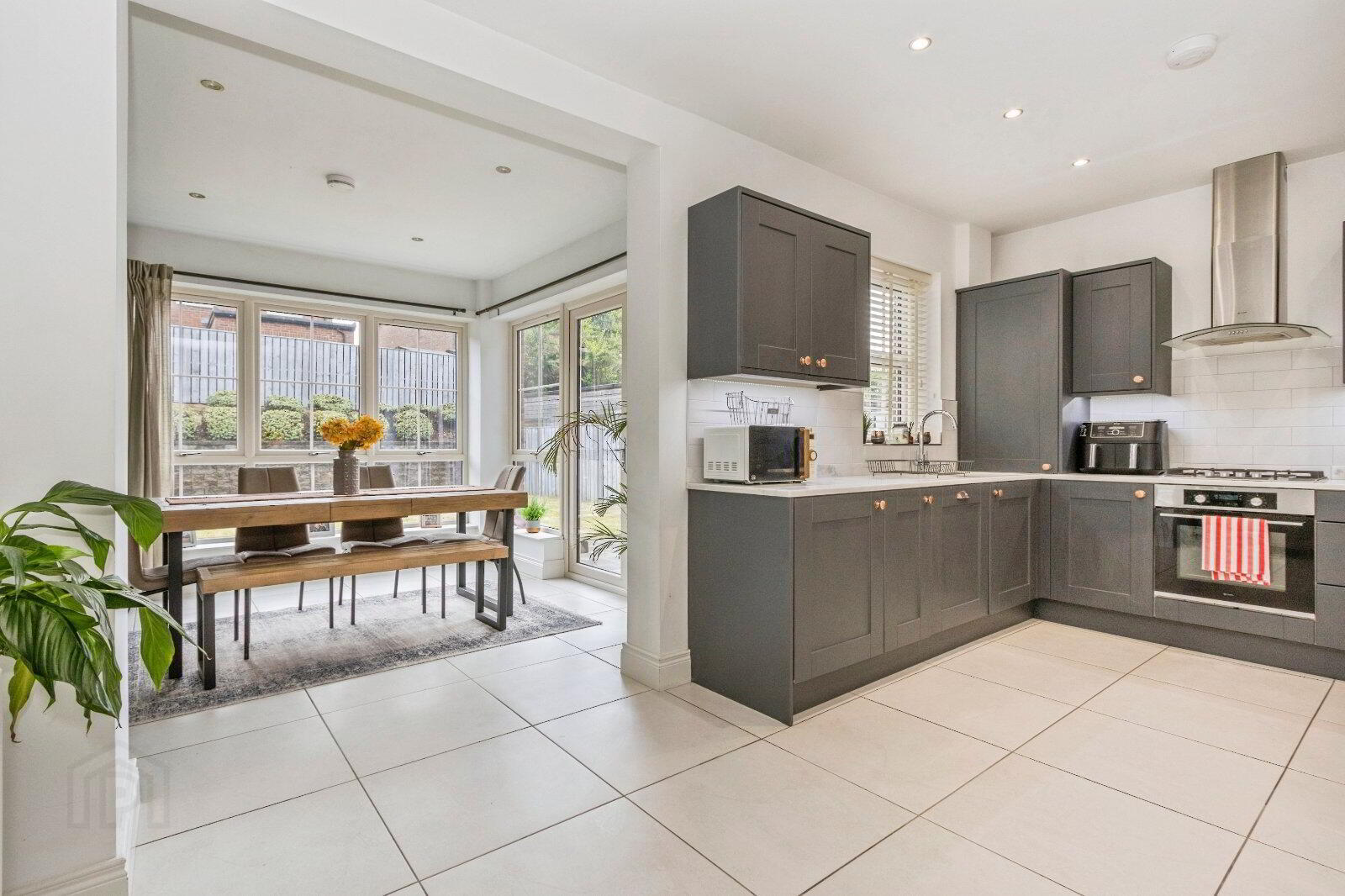 17 Helens Wood Way 6 of 20