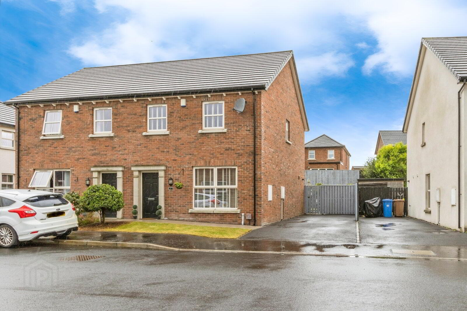 17 Helens Wood Way 1 of 20