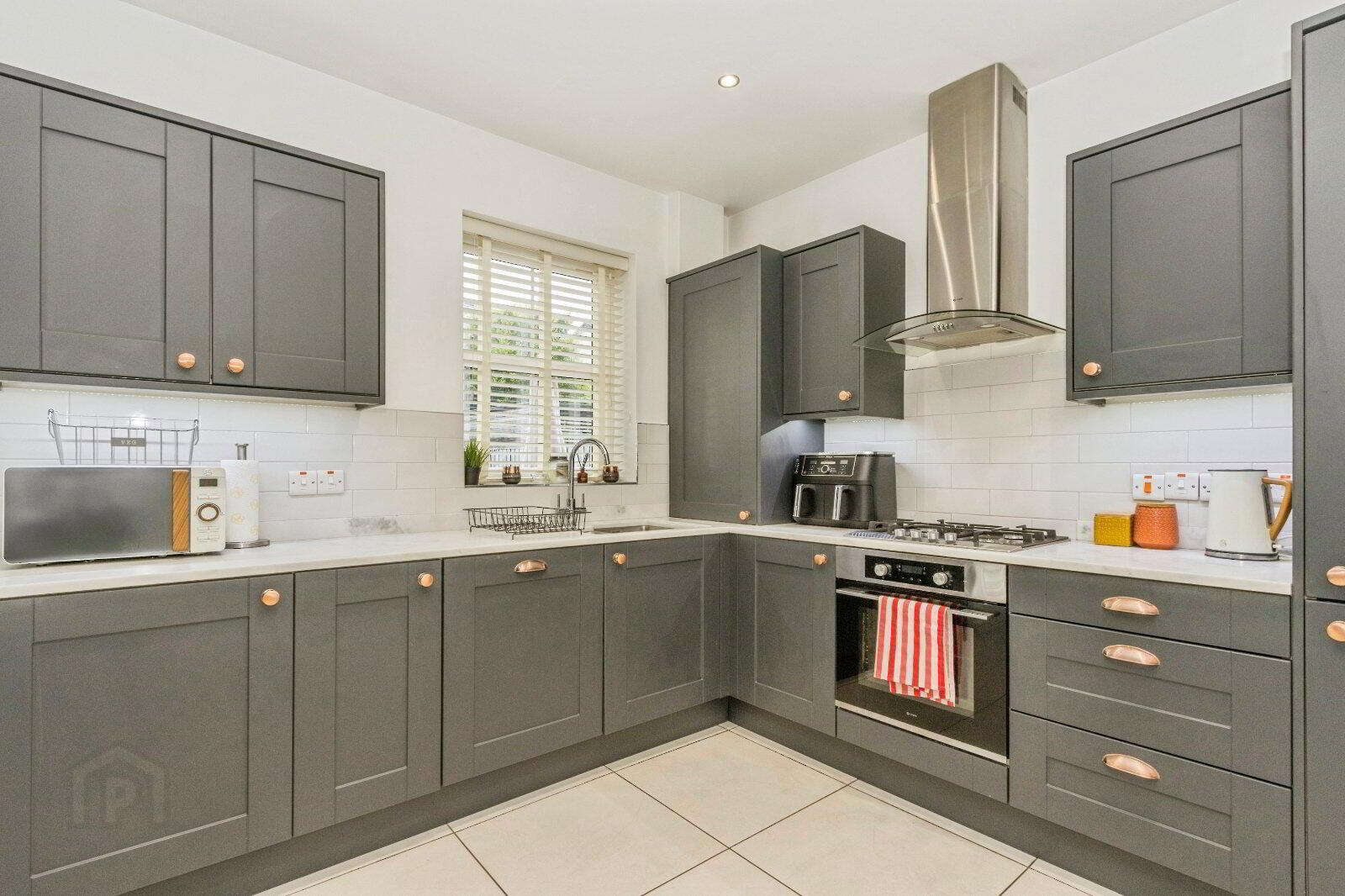 17 Helens Wood Way 7 of 20