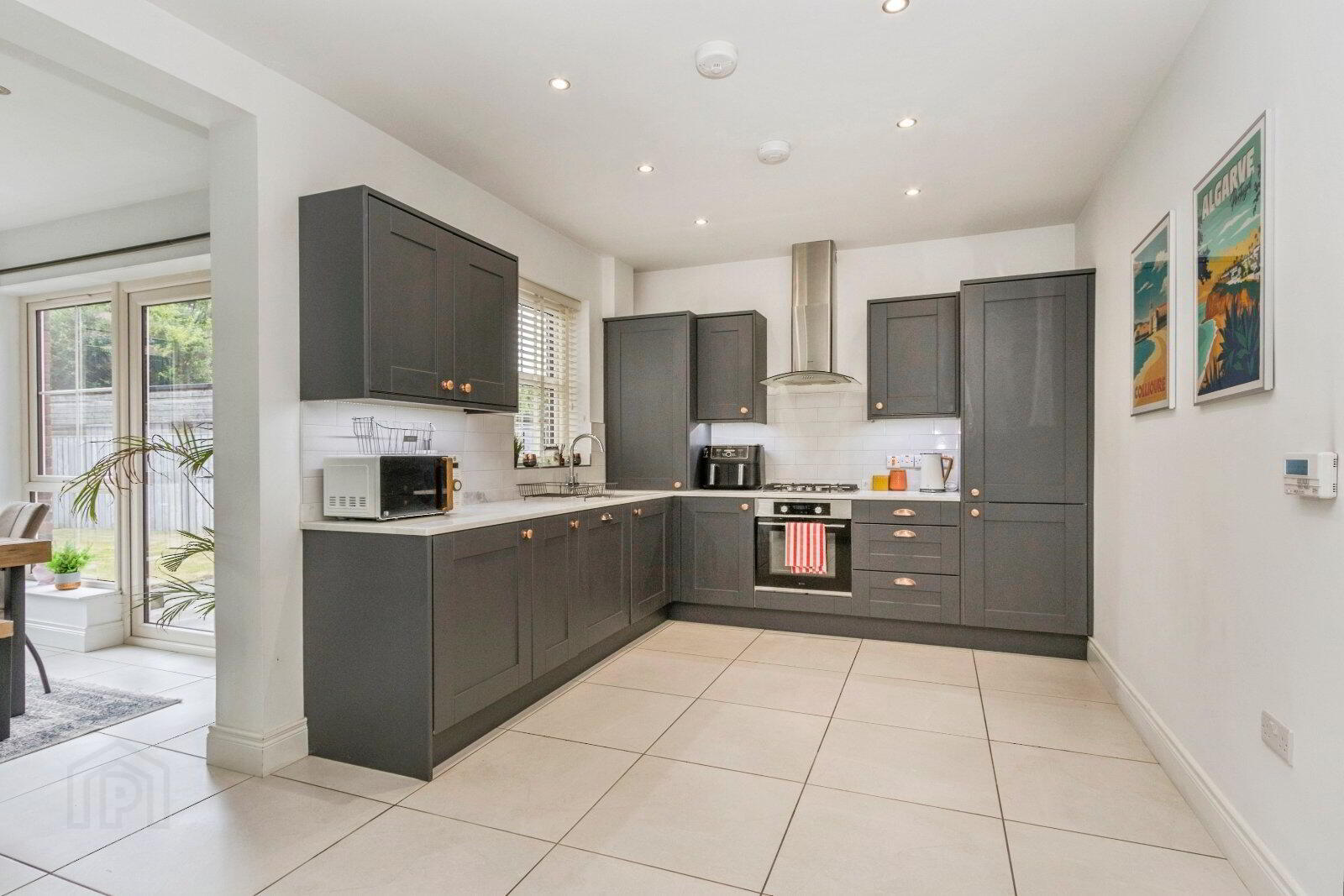 17 Helens Wood Way 8 of 20