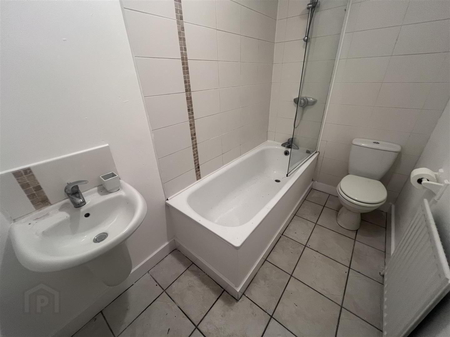 Apt 3, 11 Jubilee Avenue 6 of 6