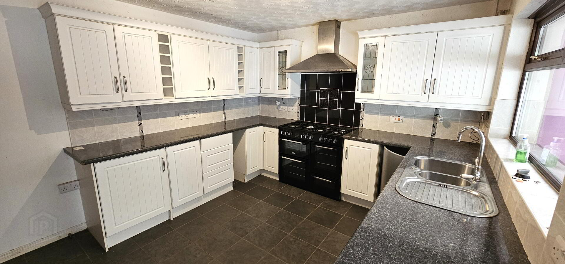 23 Millview Gardens 3 of 16
