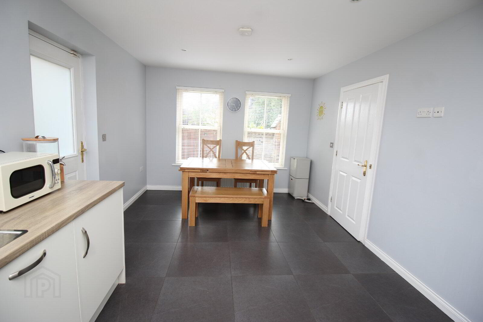 18 Ballantine Gardens 5 of 29