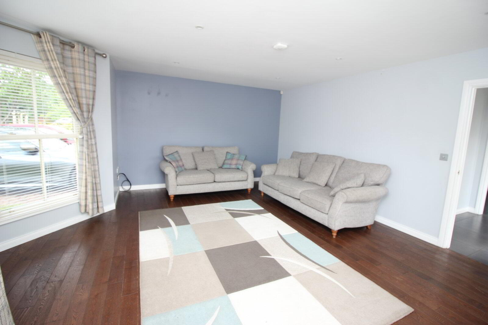 18 Ballantine Gardens 6 of 29