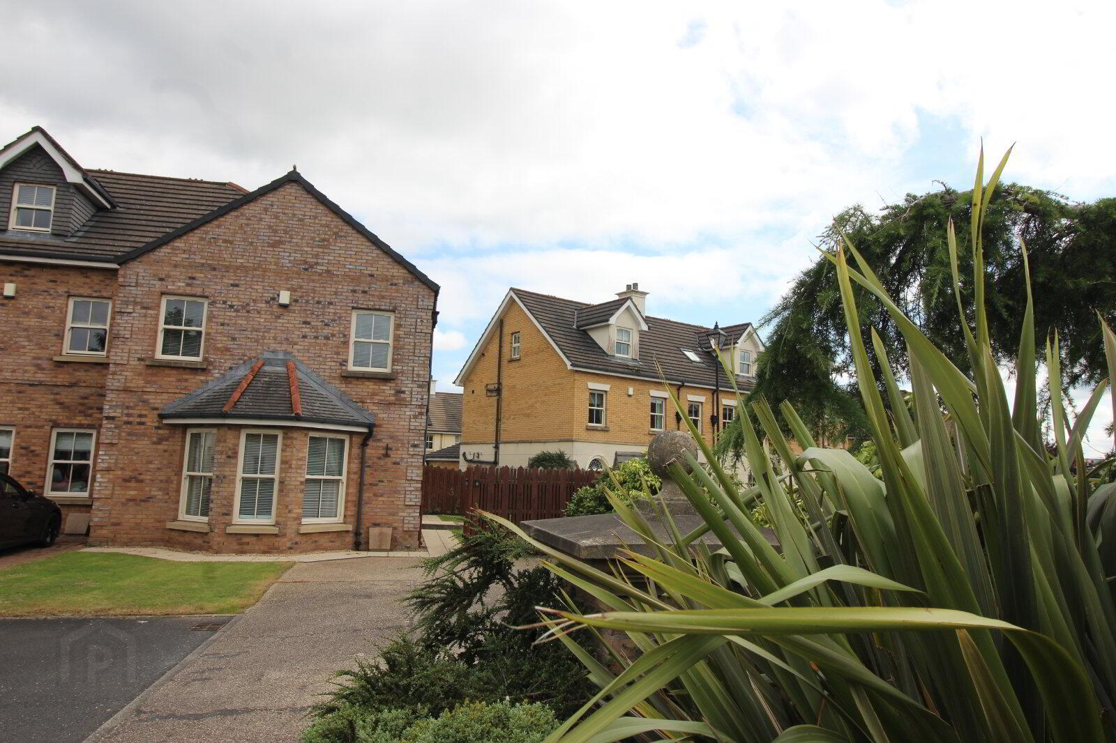 18 Ballantine Gardens 1 of 29