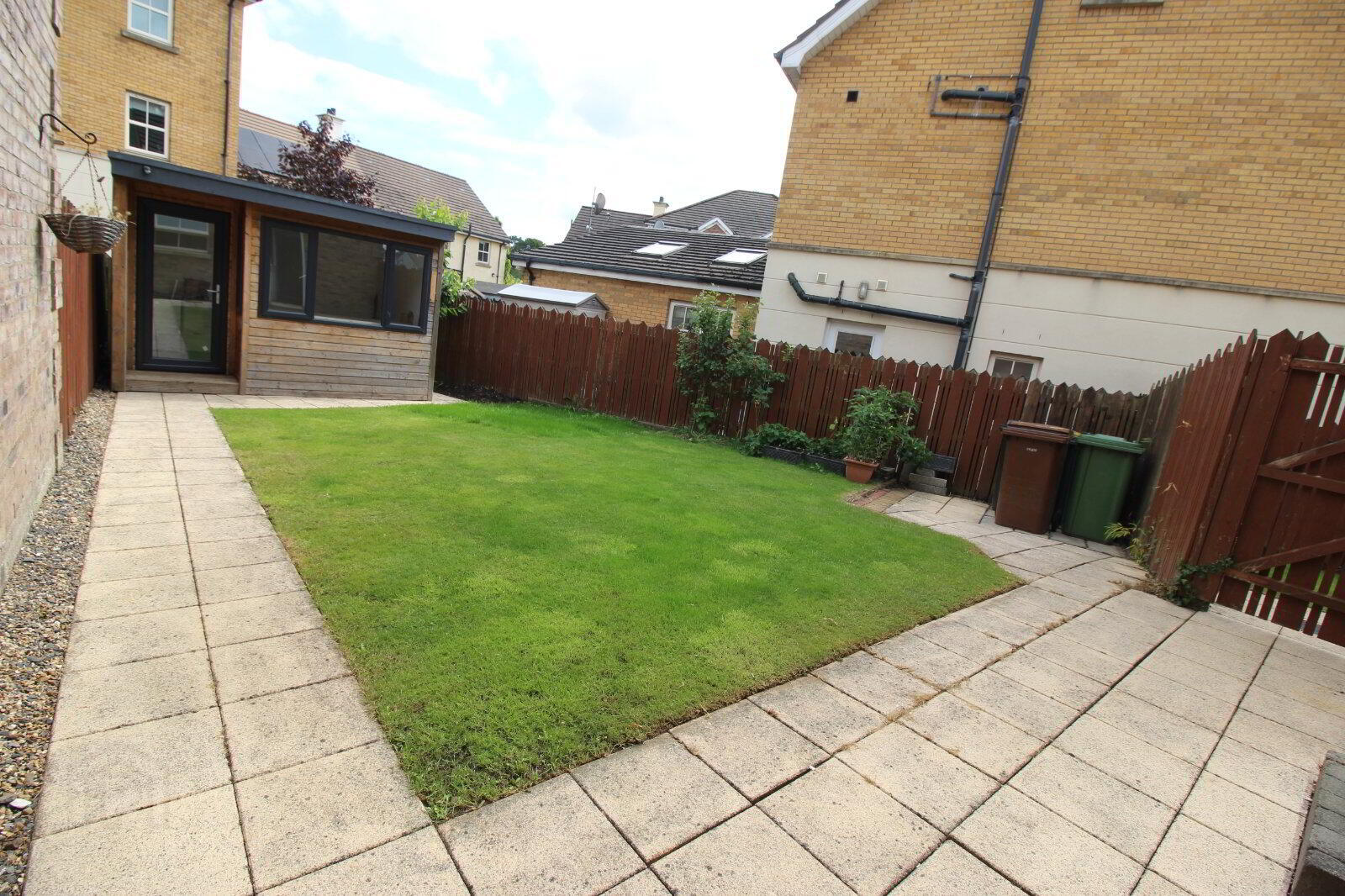 18 Ballantine Gardens 21 of 29