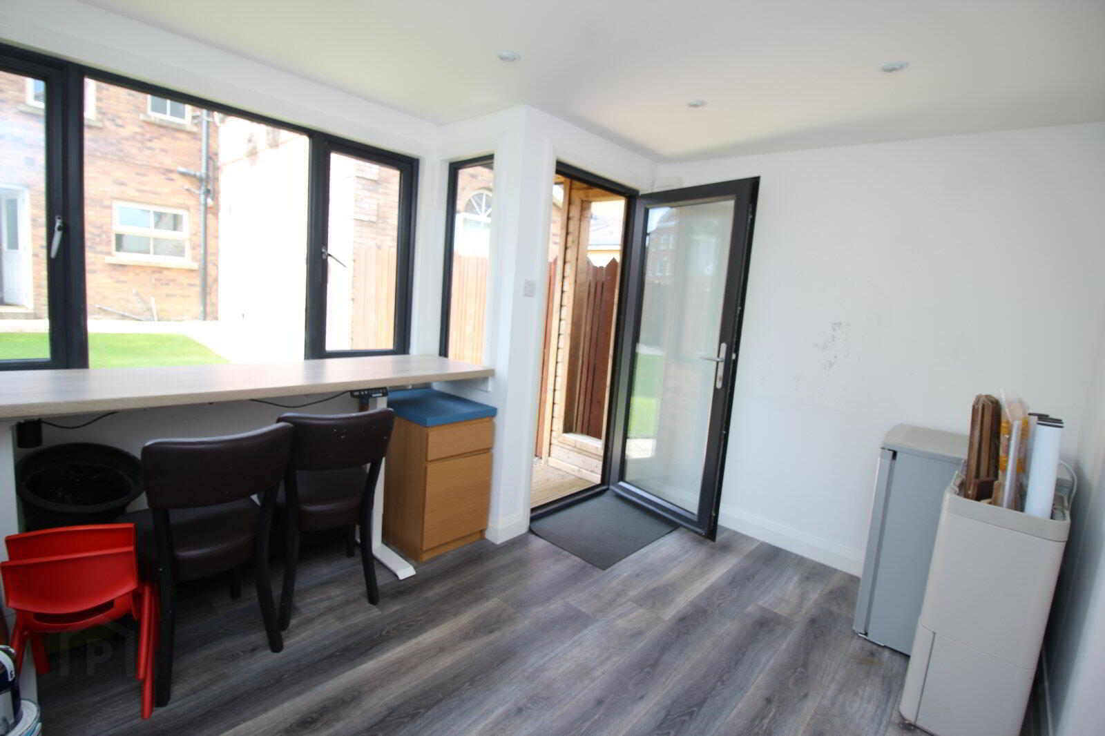18 Ballantine Gardens 23 of 29