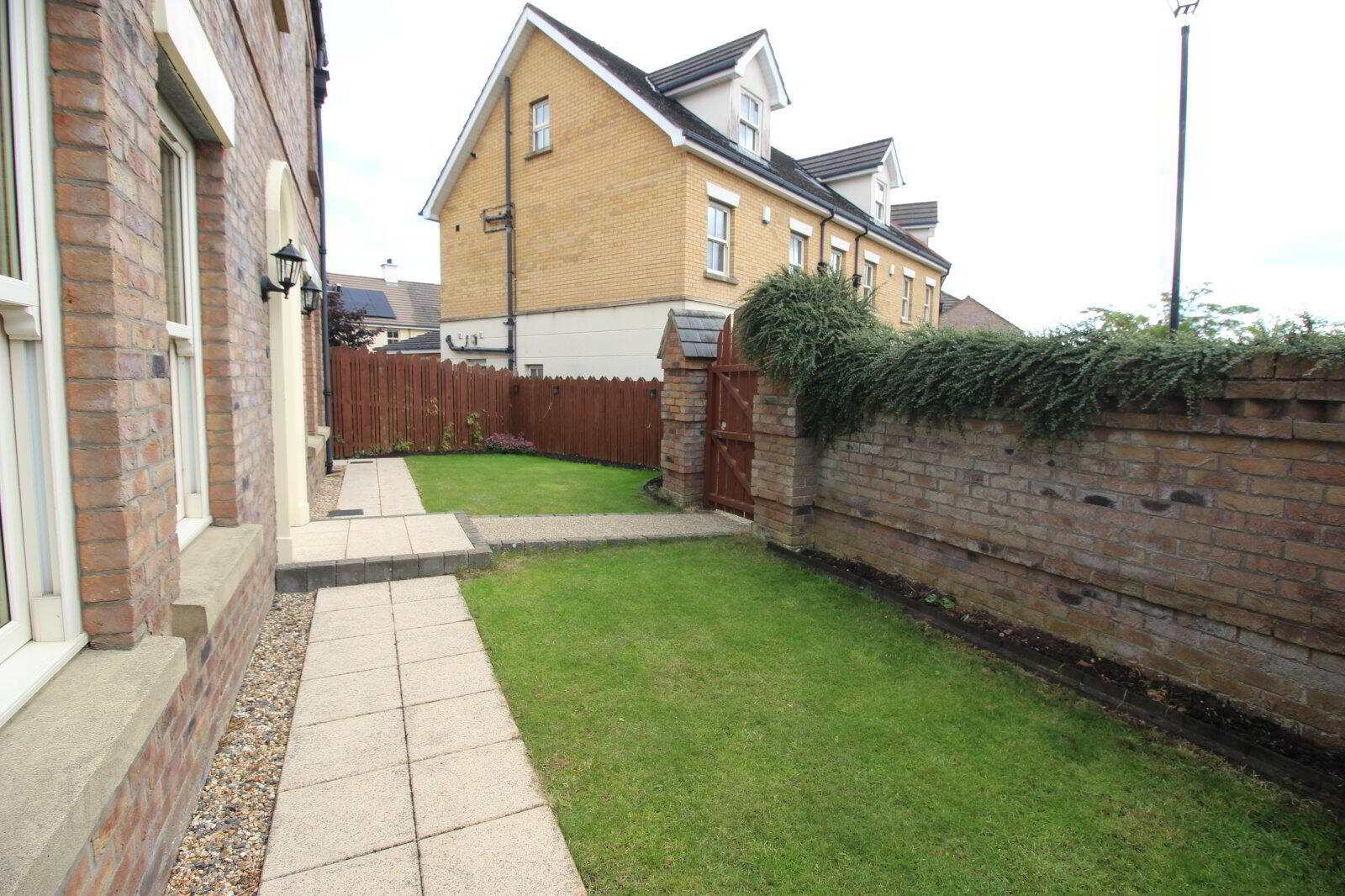 18 Ballantine Gardens 26 of 29