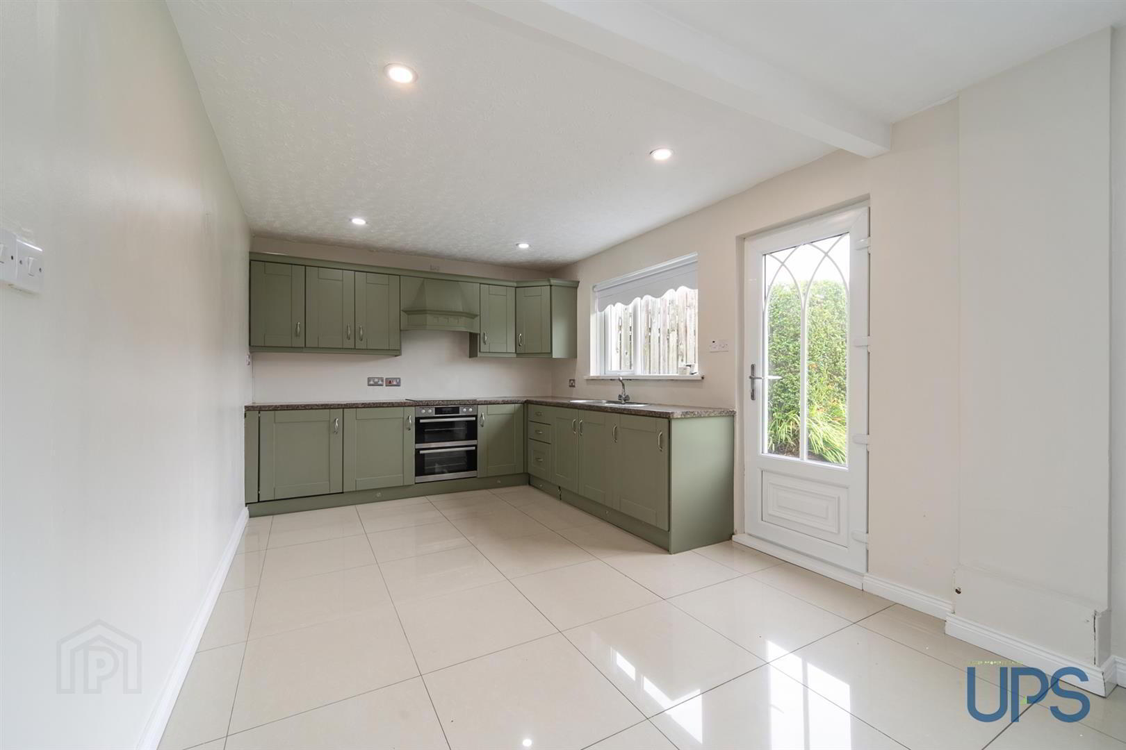 17 Ladybrook Avenue 12 of 31