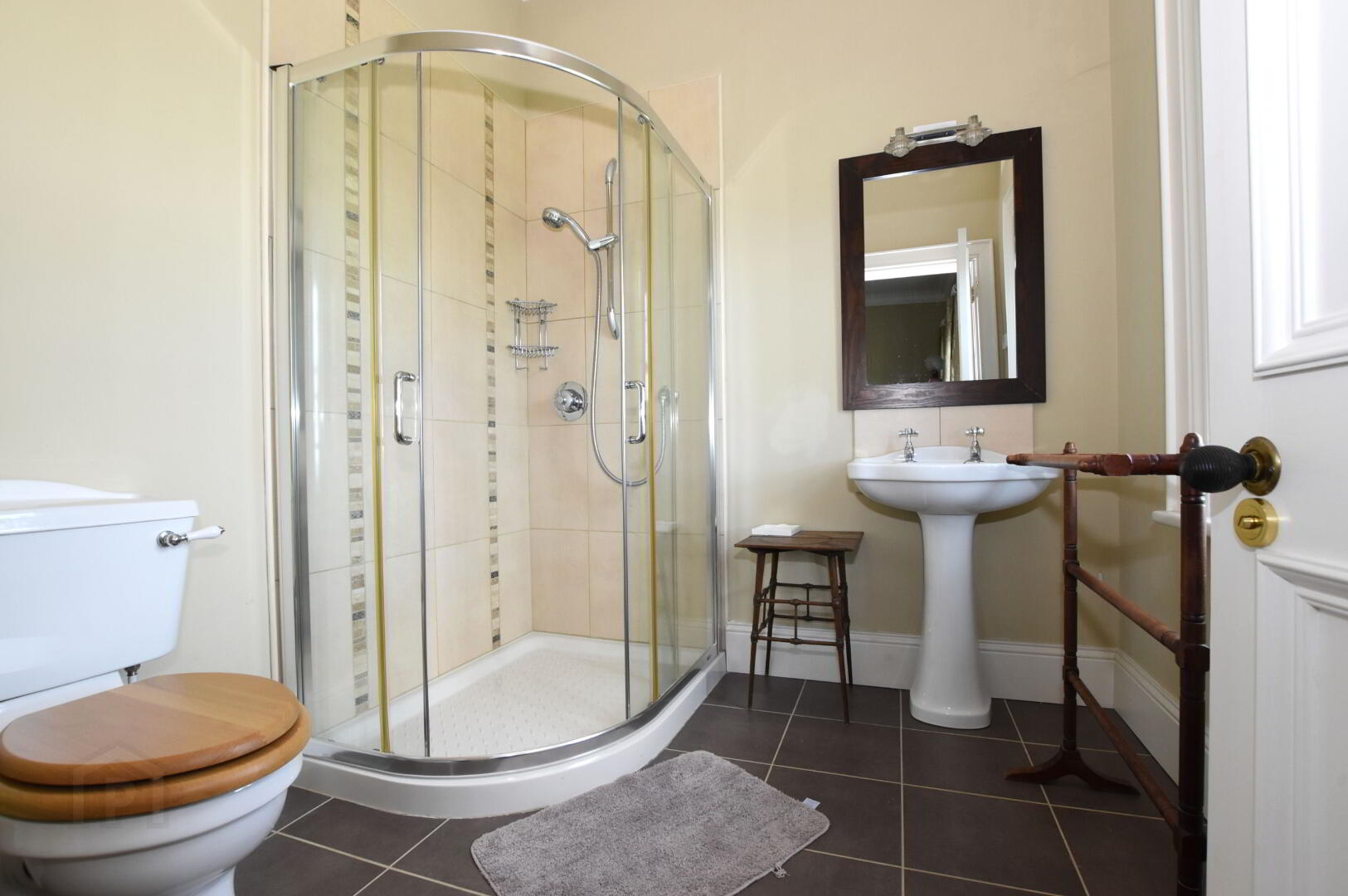 STUNNING DETACHED BUNGALOW, Lisburn 15 of 19