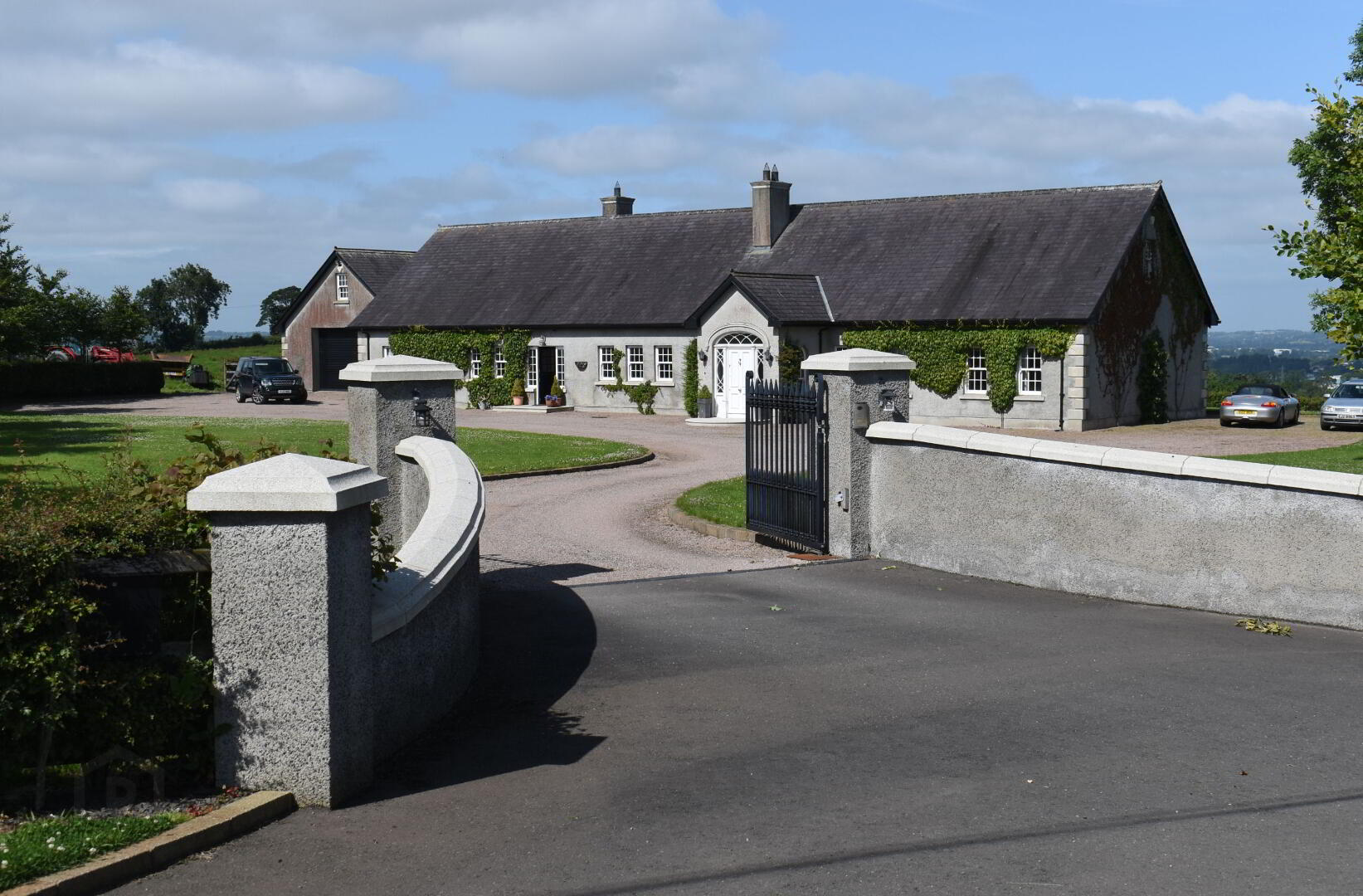 STUNNING DETACHED BUNGALOW, Lisburn 1 of 19