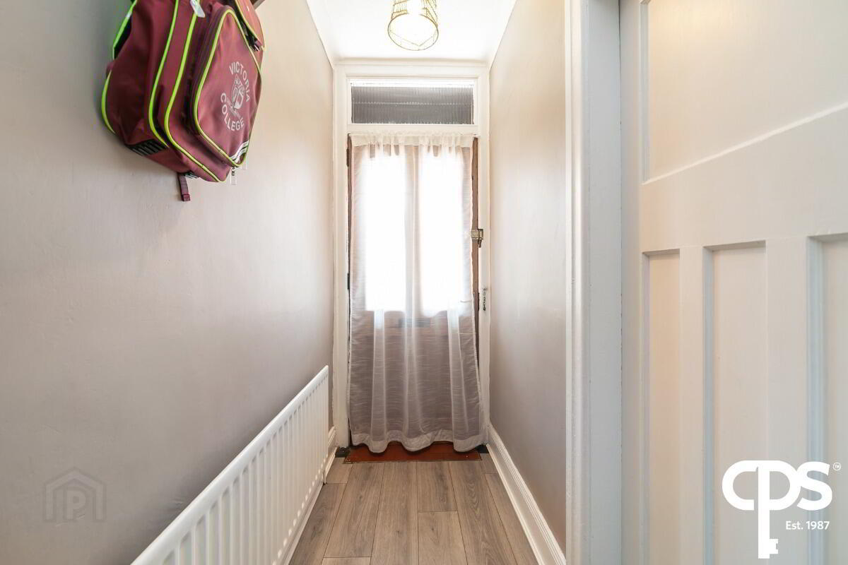 651 Lisburn Road 4 of 21