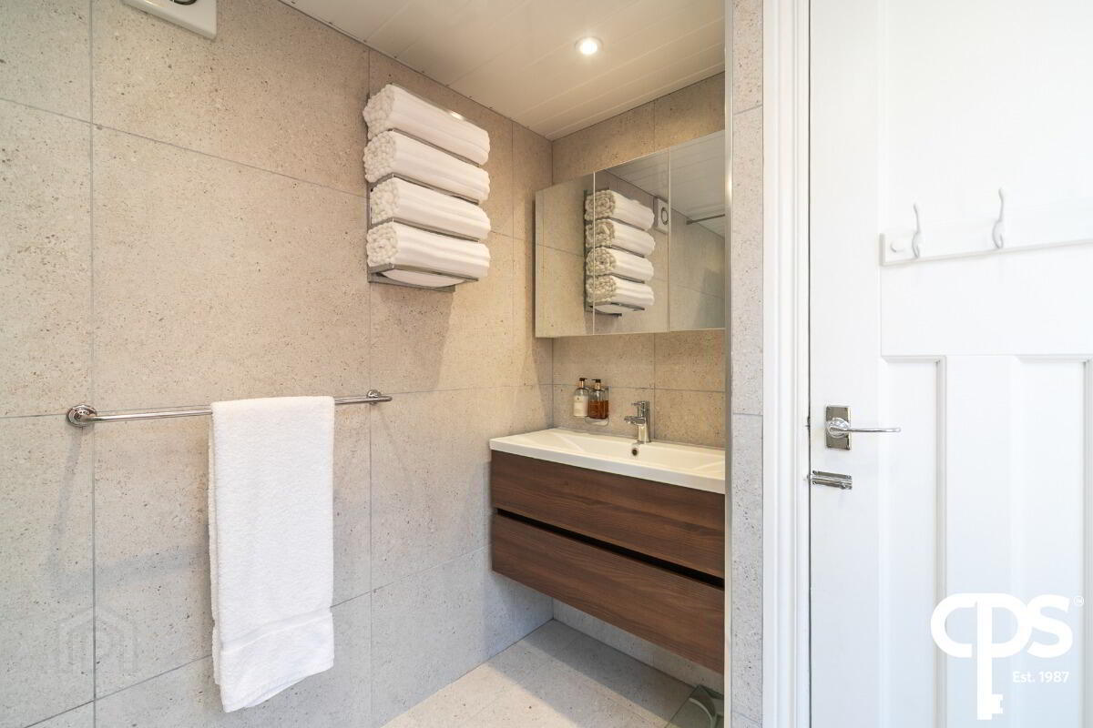 651 Lisburn Road 19 of 21