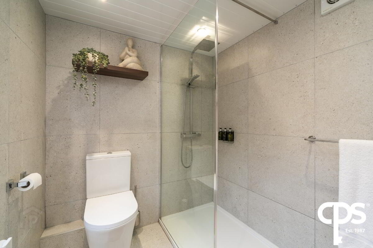 651 Lisburn Road 18 of 21