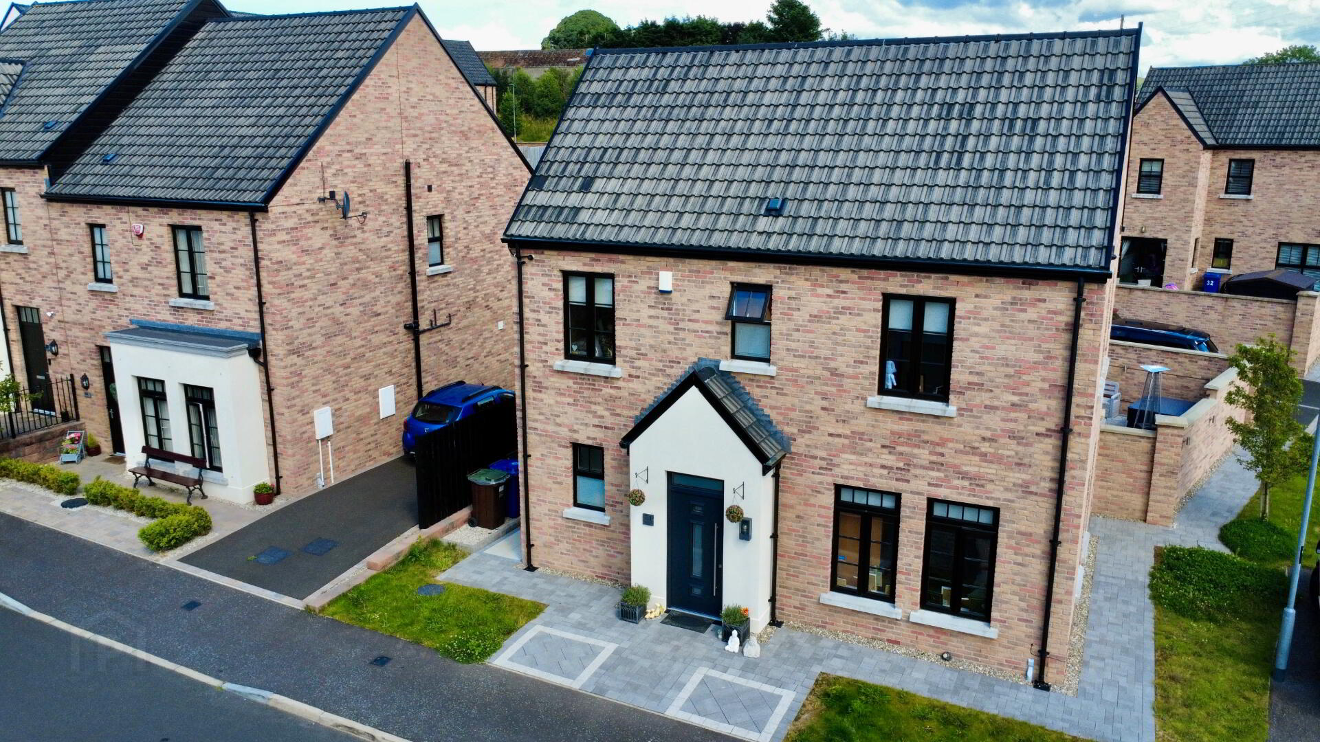 31 Beech Hill View 1 of 17