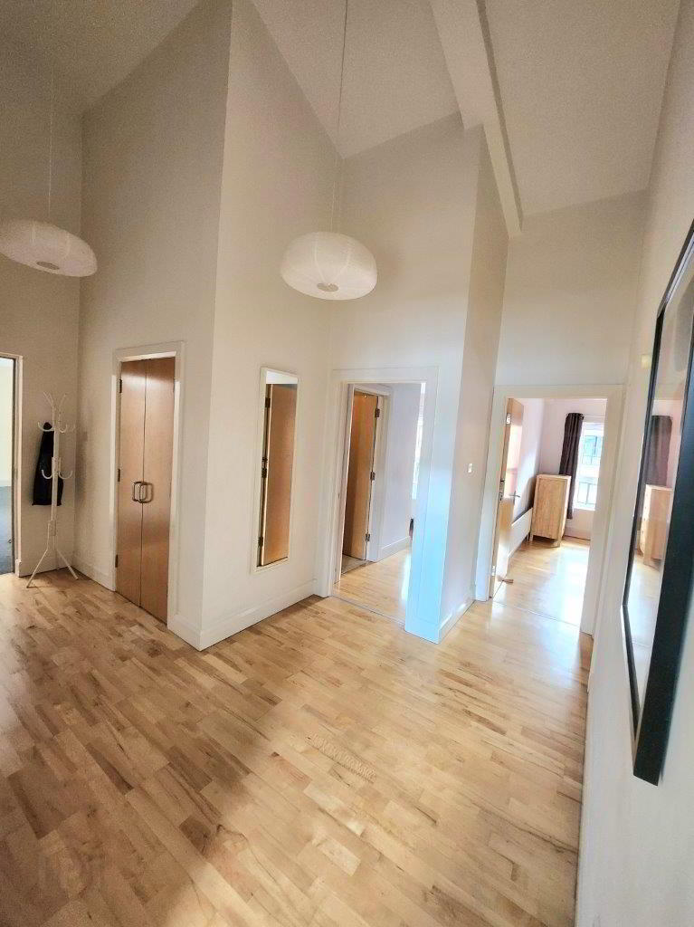 B4.3 Whitehall Square, 181 Sandy Row 3 of 13