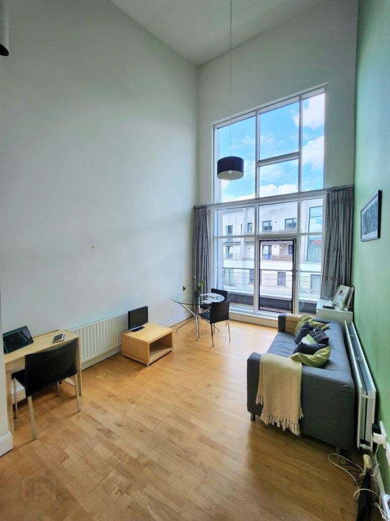 B4.3 Whitehall Square, 181 Sandy Row 4 of 13