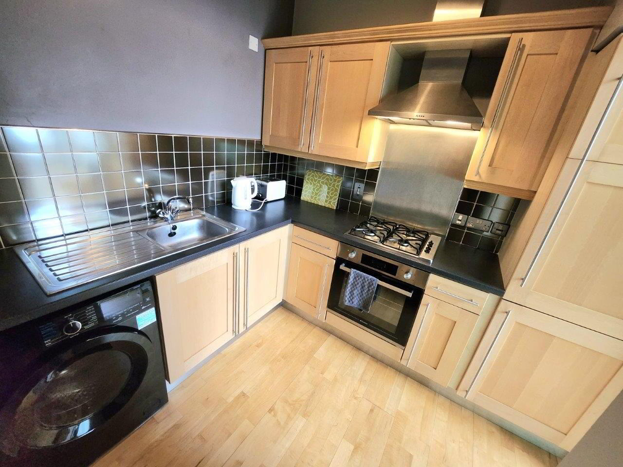 B4.3 Whitehall Square, 181 Sandy Row 5 of 13
