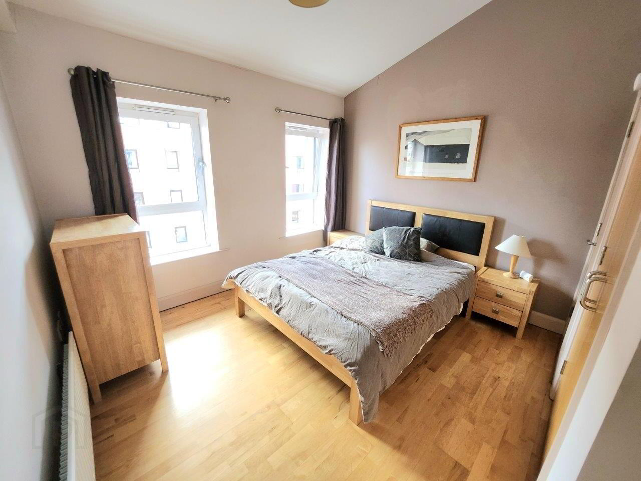B4.3 Whitehall Square, 181 Sandy Row 8 of 13