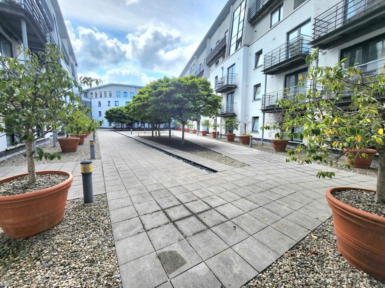 B4.3 Whitehall Square, 181 Sandy Row 12 of 13