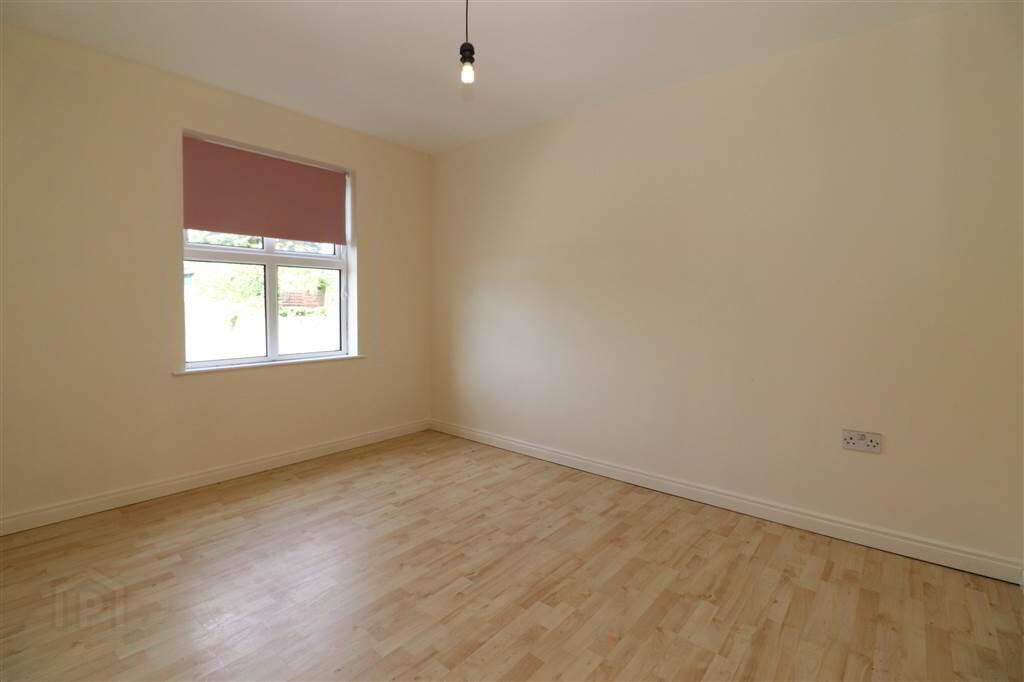 12a Saintfield Mews 5 of 8