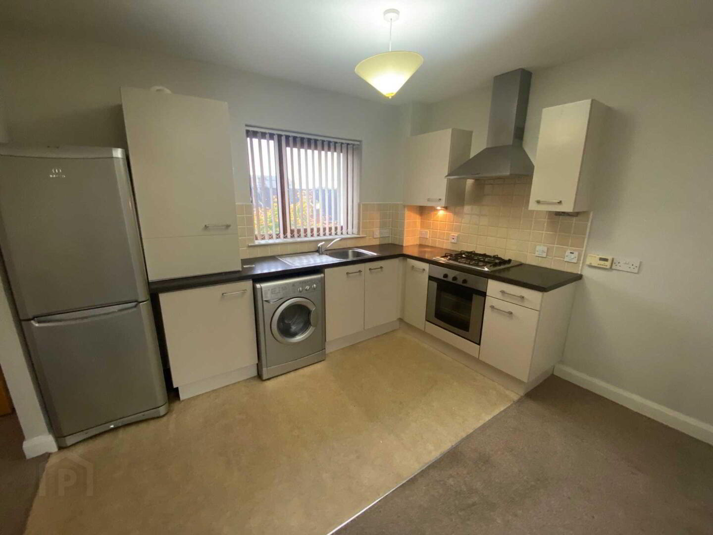 Apt 3 30, Chatsworth Street 4 of 10