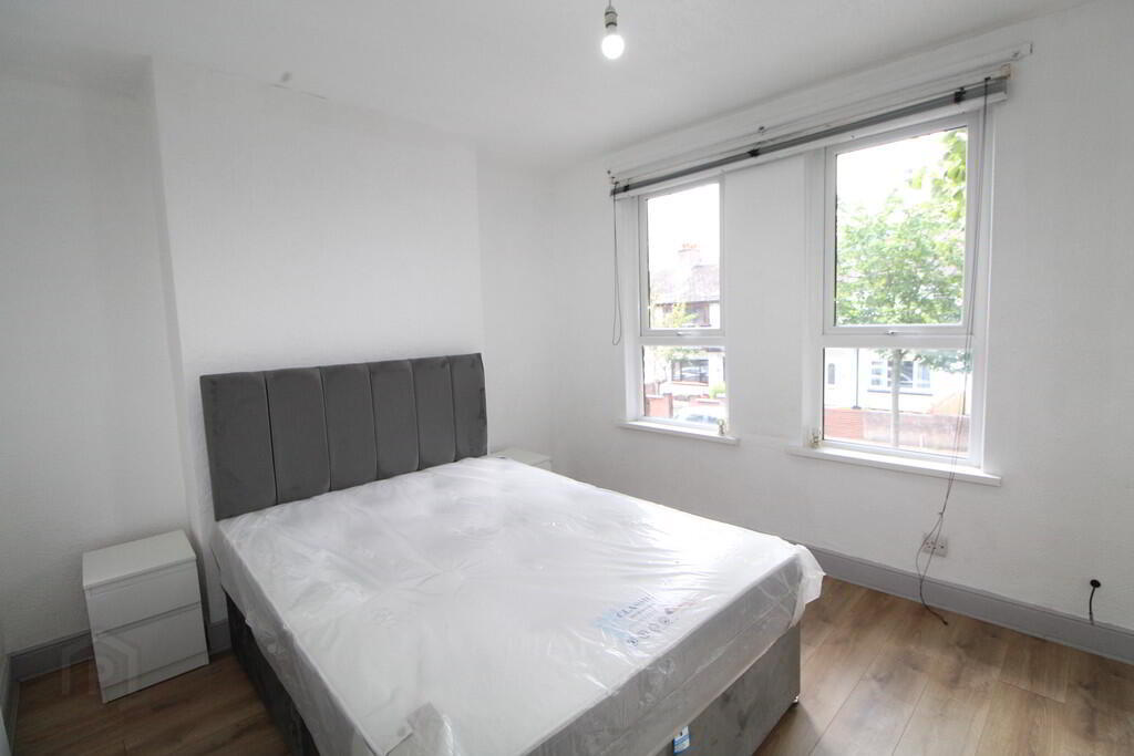 86 Ainsworth Avenue 11 of 15