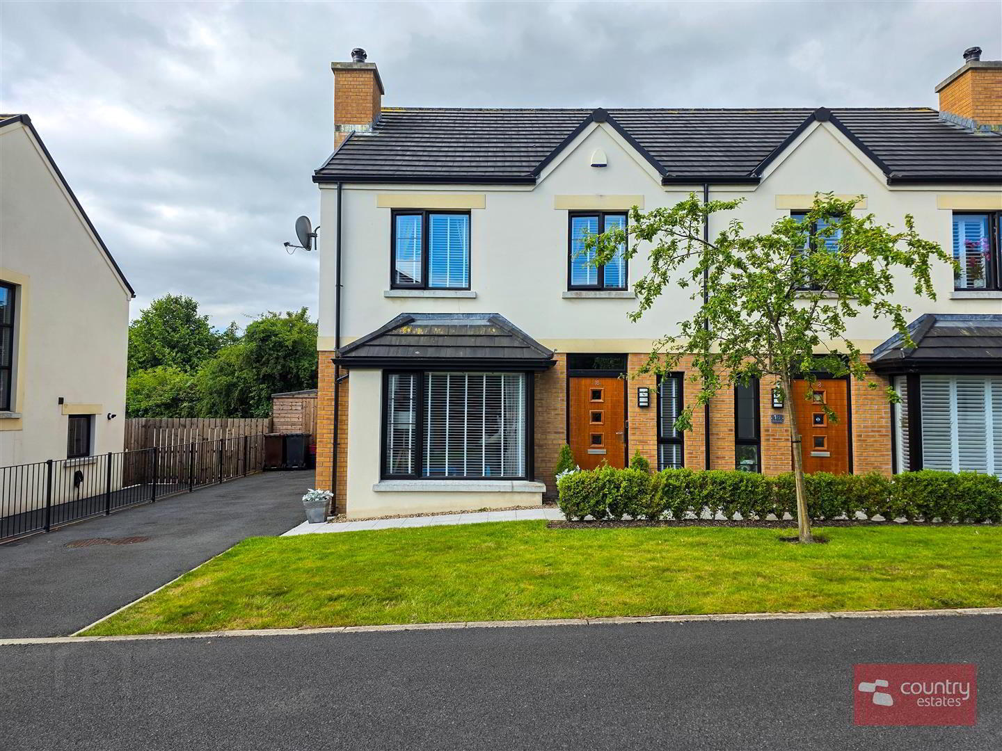 16 Chantry Gardens 2 of 50
