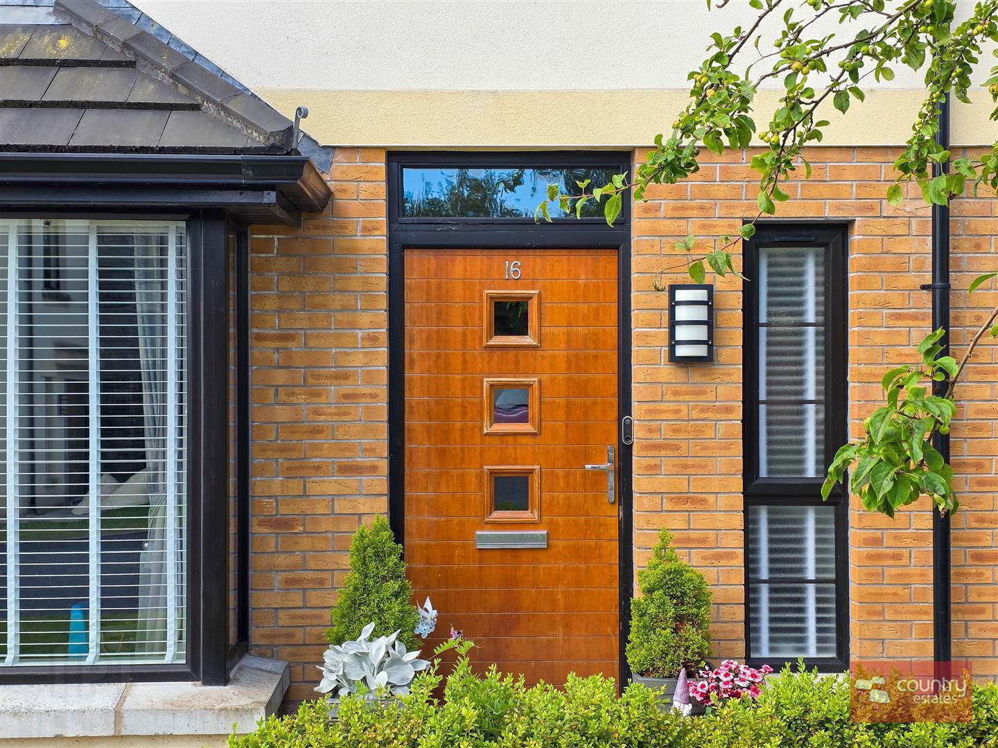 16 Chantry Gardens 4 of 50
