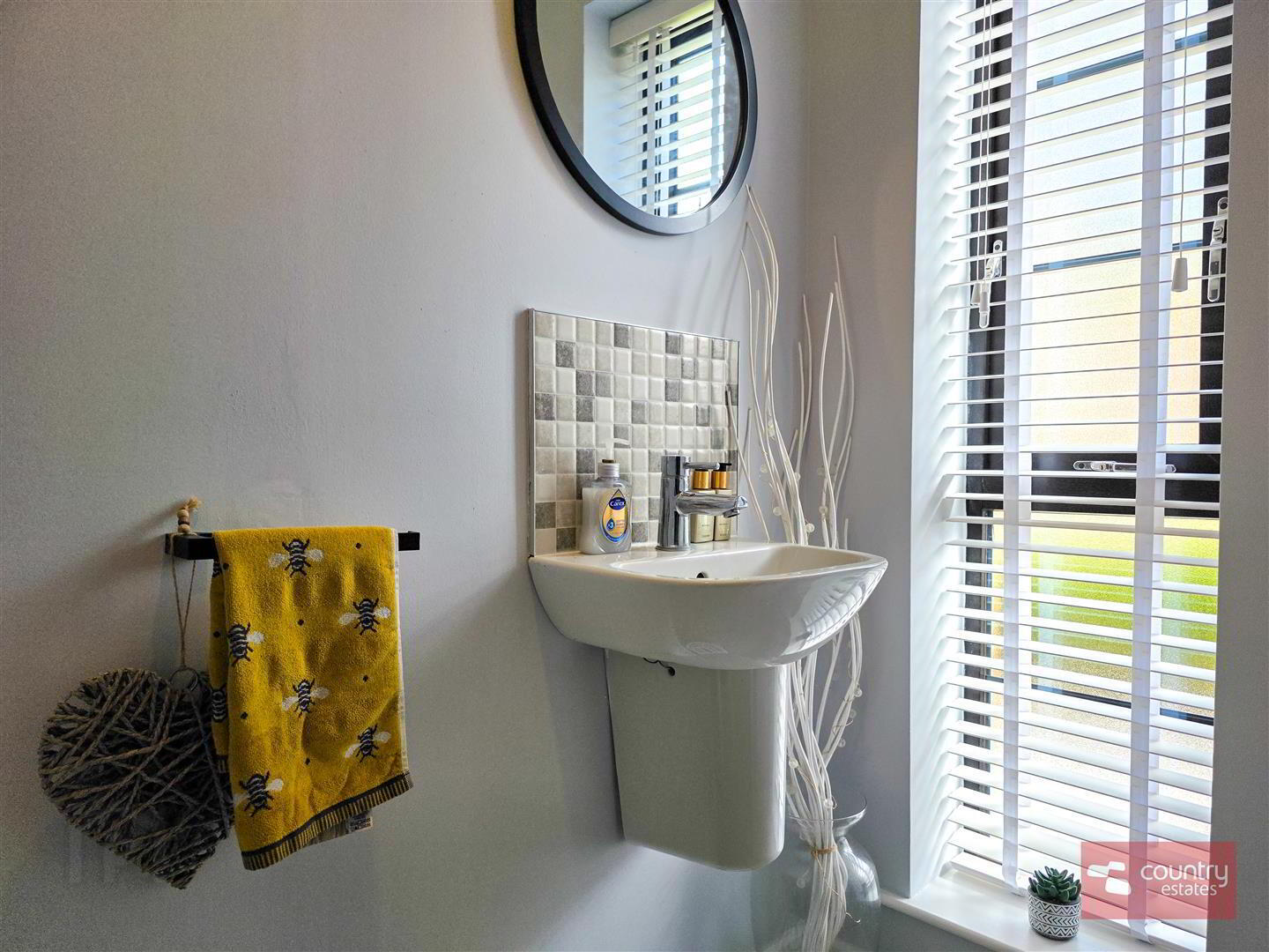 16 Chantry Gardens 9 of 50