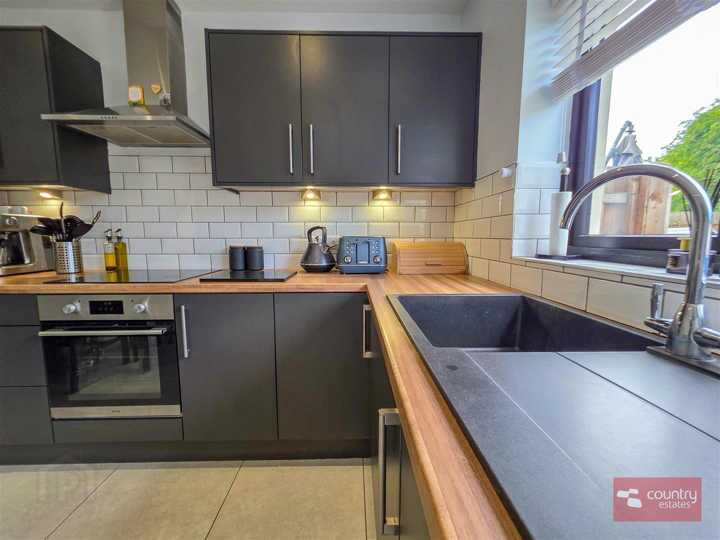 16 Chantry Gardens 21 of 50