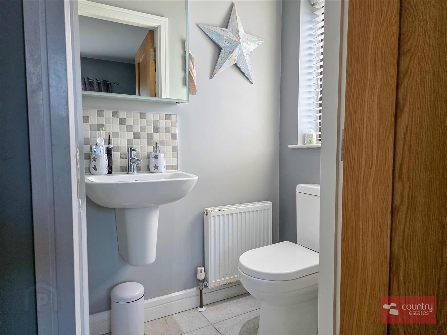 16 Chantry Gardens 28 of 50