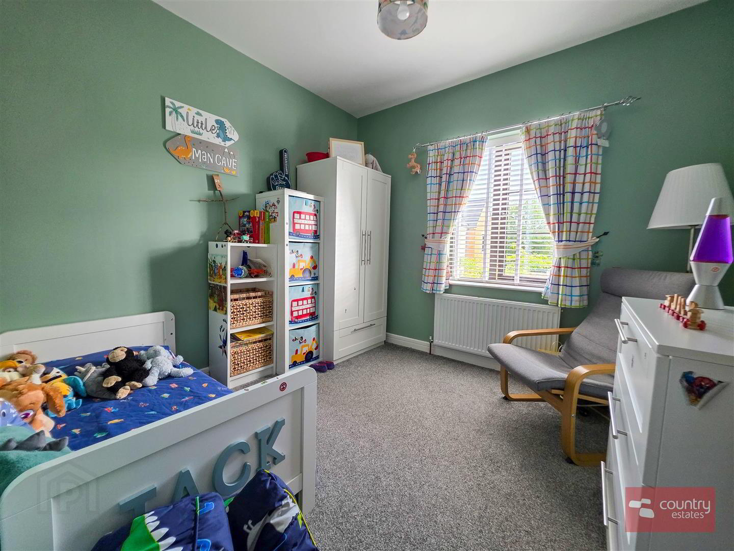 16 Chantry Gardens 35 of 50