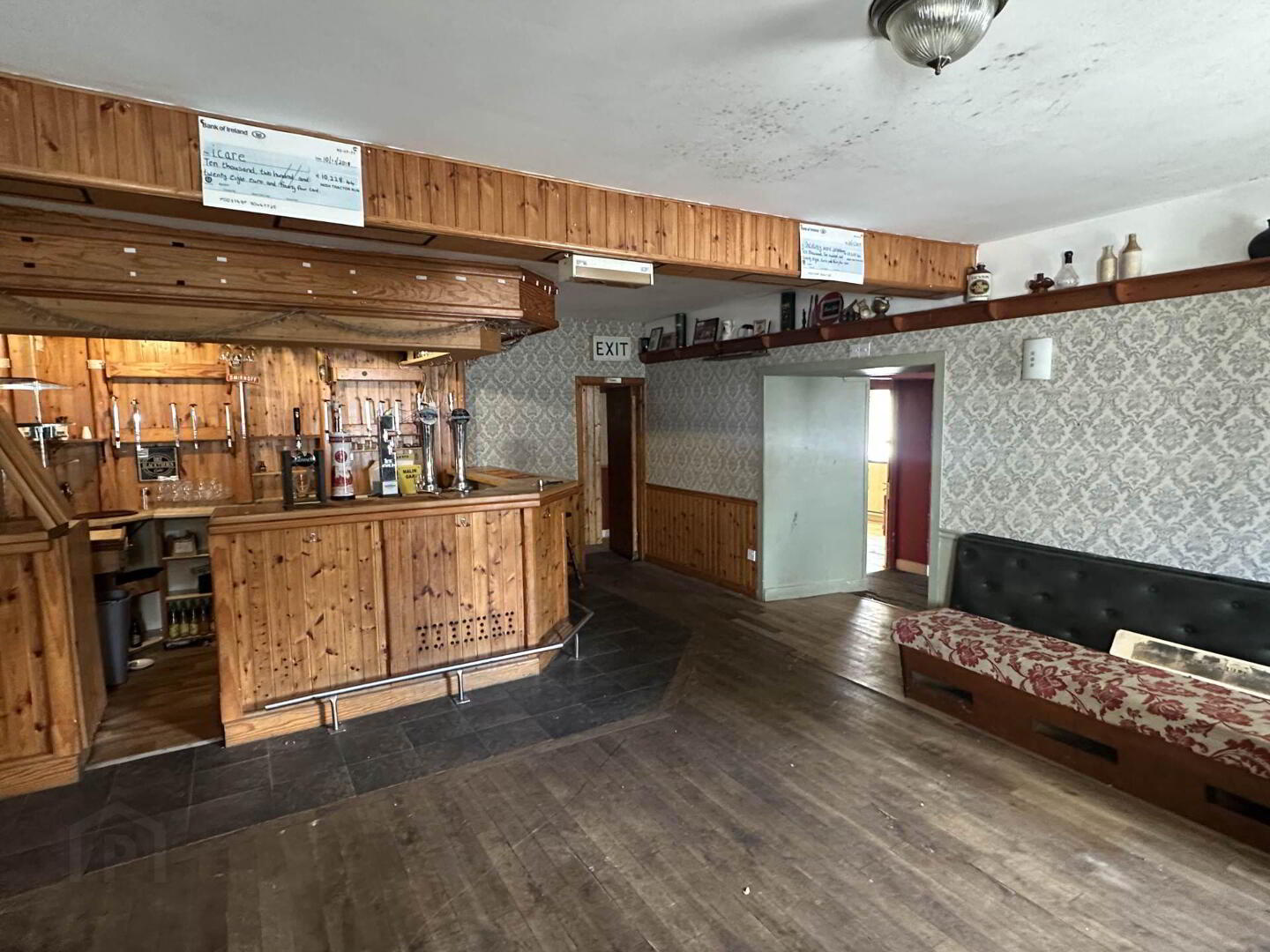 Lily`s Bar 7 of 26