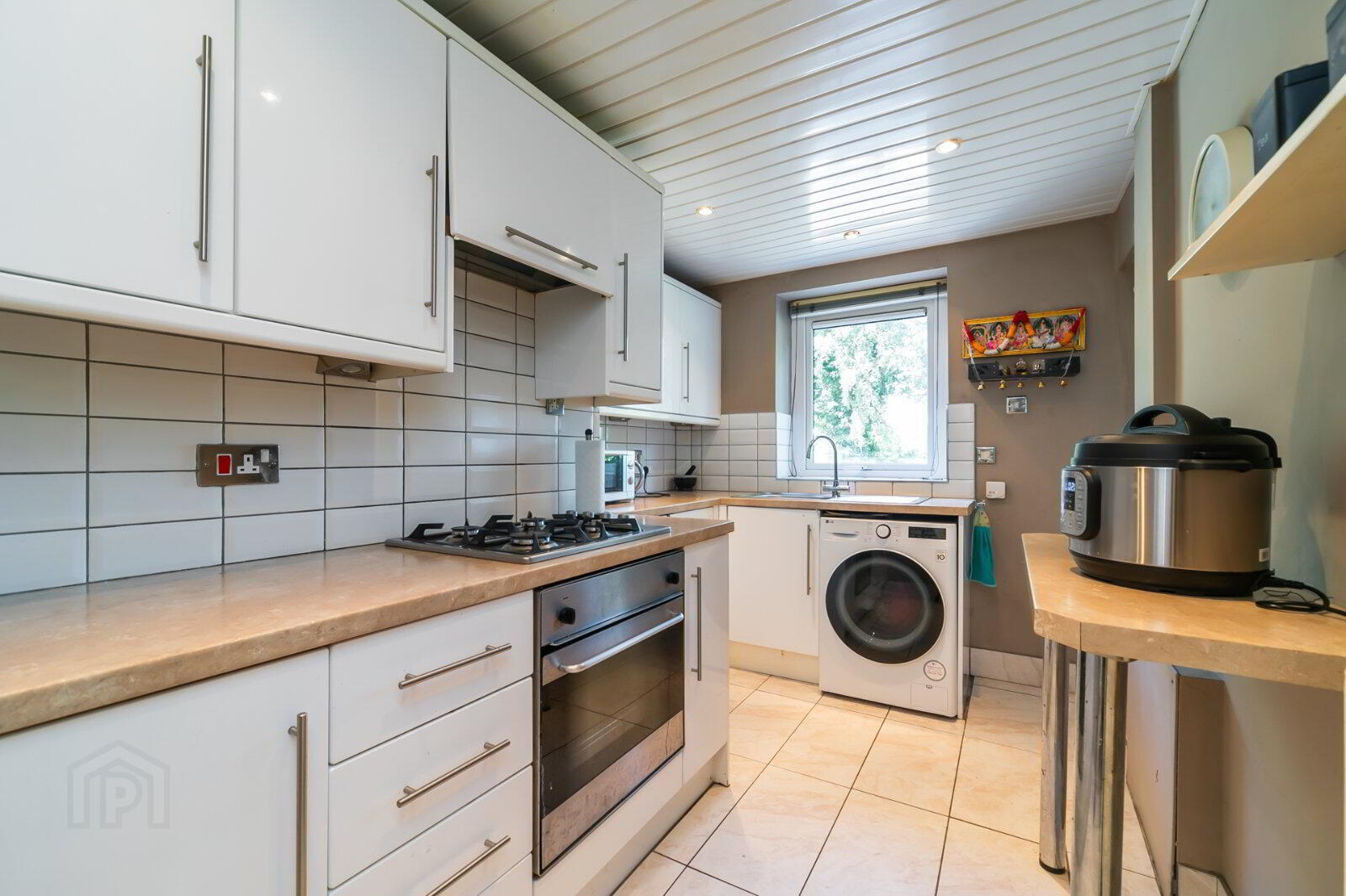 104 Annadale Flats 5 of 14