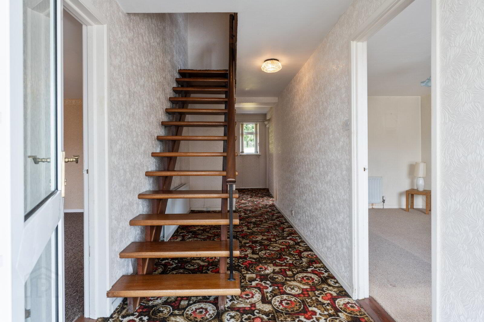 25 Bowtown Road 4 of 38