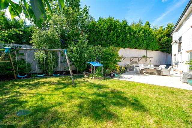 35 Laburnum Avenue 122 of 132