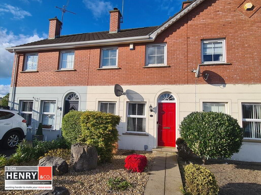 24 Oakwood Manor 1 of 14