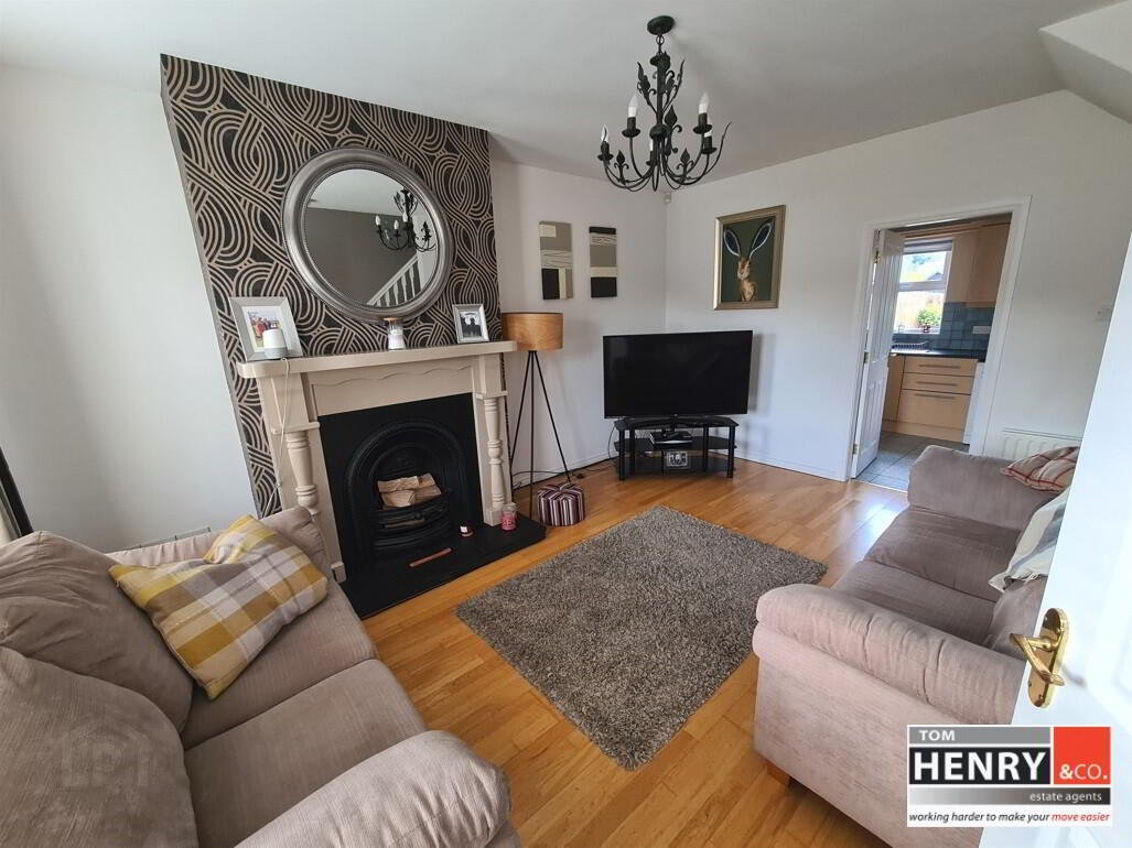 24 Oakwood Manor 3 of 14